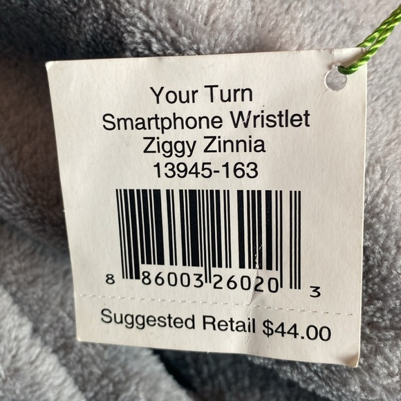 🩷🧡VERA BRADLEY🩷🧡Your Turn Smartphone Wristlet in Ziggy Zinnia/NWT - Picture 3 of 5